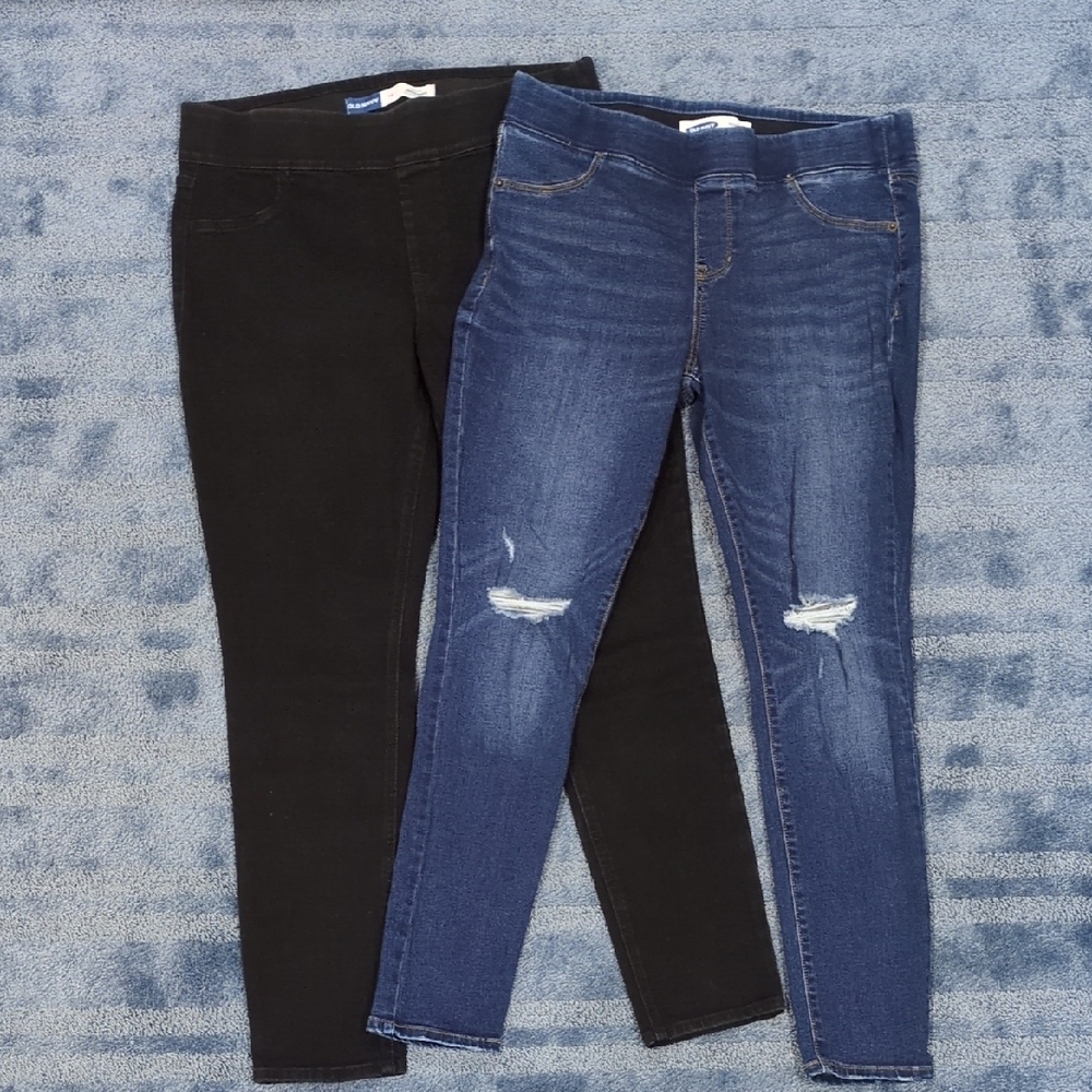 🌻Bundle Of 2- Old Navy Black and Blue Women's Jeggings